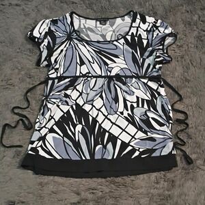 Source-unknown Women's Black and Grey T-shirt